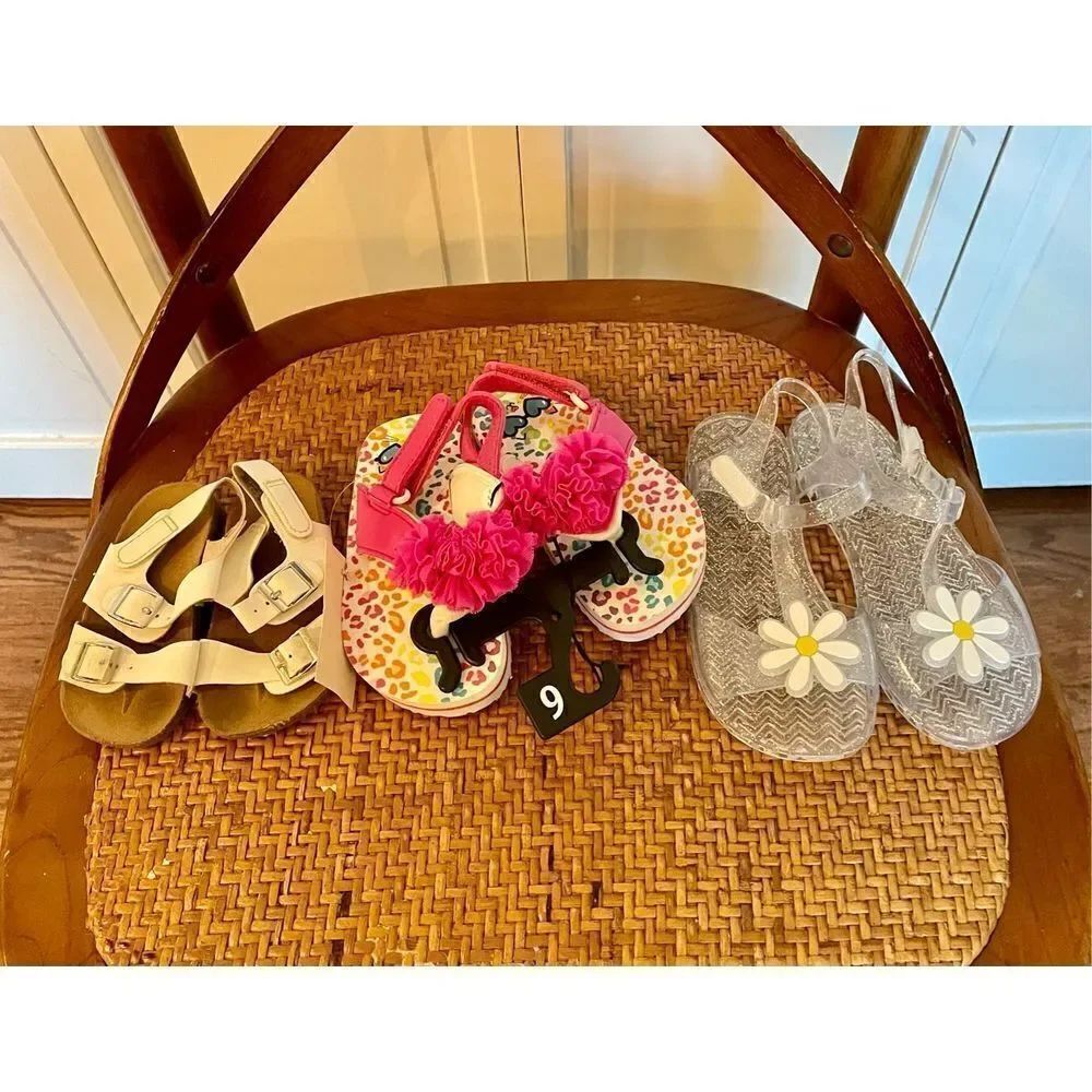 🚨 SALE ‼️ Toddler girls sandal bundle